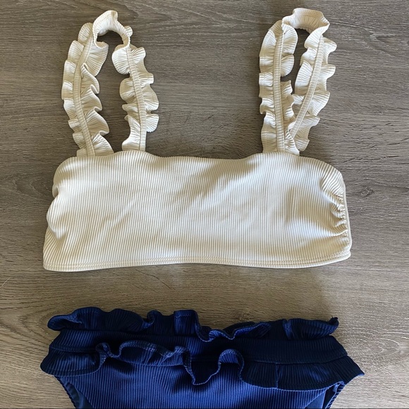 Beach Riot Rib Ruffled bikini top and bottom - Picture 5 of 7